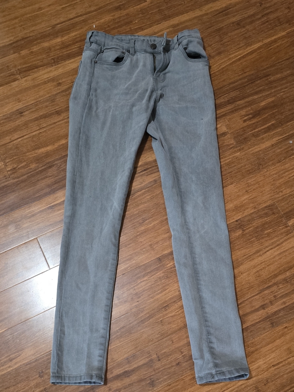 Aeropostale Skinny Jeans in Gray